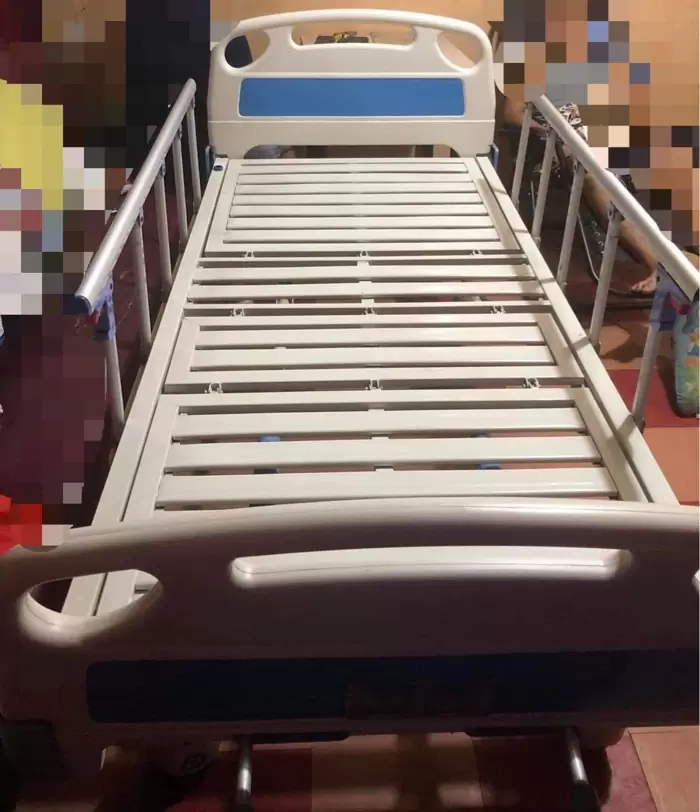 Hospital Bed (preloved) good condition on